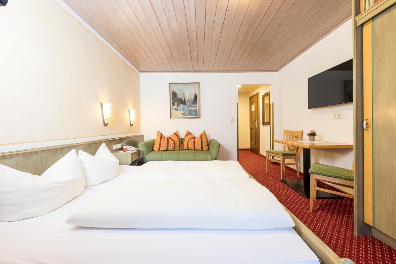 Tuxerstuebl Hotel Buitenkant foto